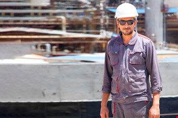 روزی نیست که چالش جدید نداشته باشیم/در محیط کار اصلا شوخی نمی‌کنم