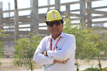 در ارتفاع جایی برای بی‌دقتی نیست/از بچگی عاشق این کار بودم