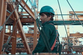 نصاب تجهیزات پروژه پالایشگاه اصفهان: خیلیها از ارتفاع میترسند ولی ارتفاع از من!